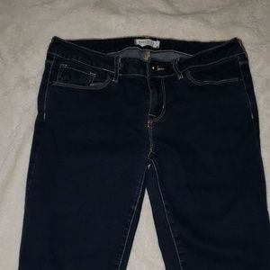 Bullhead  jeans size 11 dark wash.